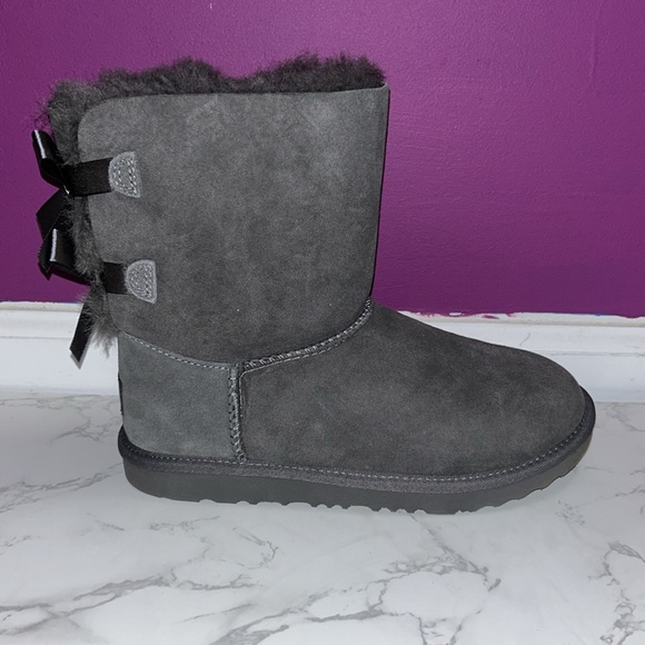 UGG Grey Bailey Bow ll - Picture 15 of 16